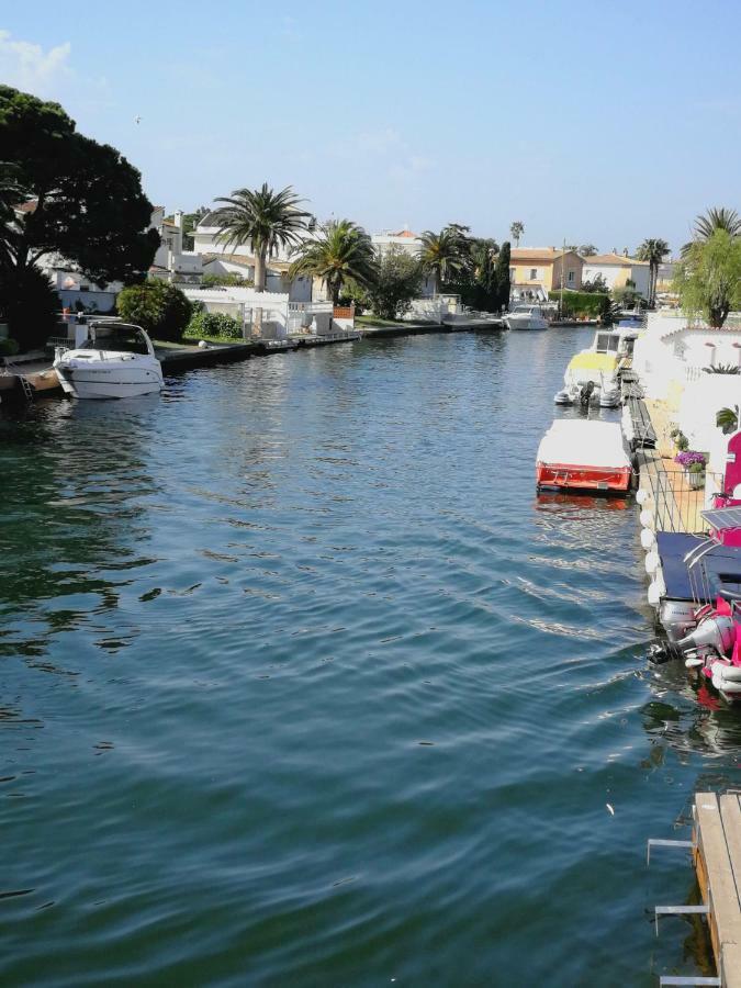 Villetta Da Carla Castello  D'Empuries Dış mekan fotoğraf